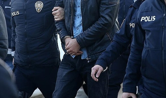 Şanlıurfa'da ve Kastamonu'da iki adrese operasyon düzenlendi.