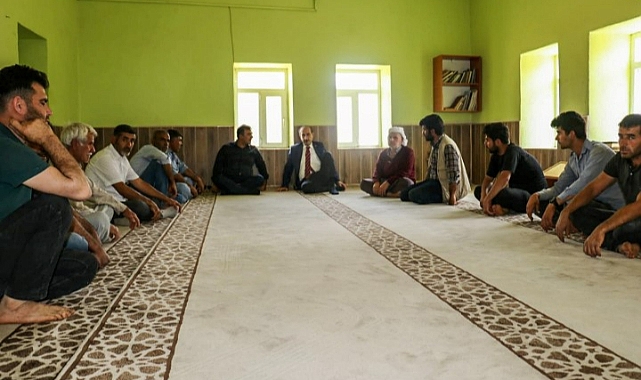 Yalçınkaya, 28 Mayıs’ta yapılacak seçim için çalmadık kapı bırakmıyor