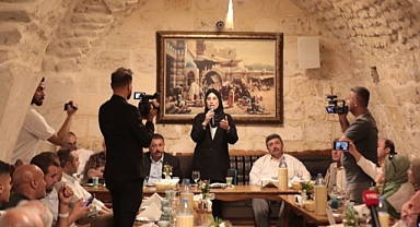 AK Parti Şanlıurfa Milletvekili Yazmacı yerel medya ile bir araya geldi (video)