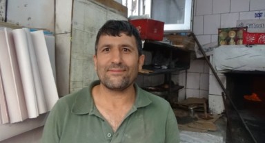 Şanlıurfa'nın bazı ilçeleri lavaşı mayalı yaptıkları için dürüm yapıldığı zaman ekmek yırtılıyor (Video)