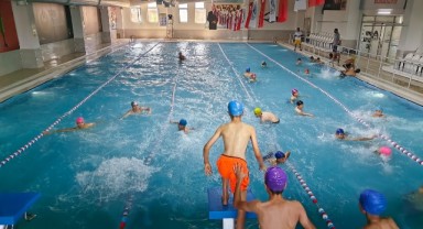 Eyyübiye’de Usta Yüzücüler Yetişiyor (video)