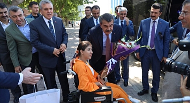 Tekin’den engelliler koordinasyon merkezine ziyaret (video)