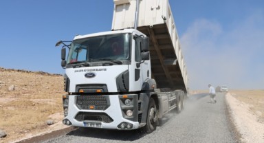 Büyükşehir belediyesinden ilçelerde sathi asfalt çalışması (video)