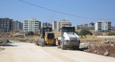Karaköprü'de konforlu ulaşım için yeni yollar açılıyor (video)
