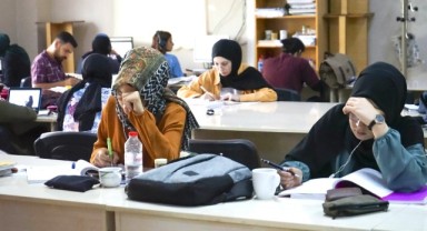 Öğrencilerin alternatif ders çalışma ortamı Karaköprü Kütüphanesi (video)