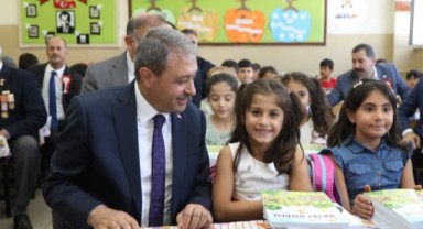 Şanlıurfa’da 767 bin öğrenci ders başı yaptı (video)