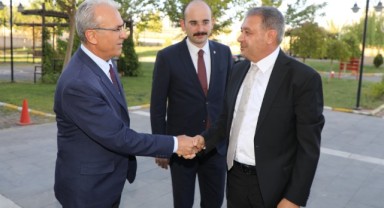 Vali Şıldak: depremin izlerini hızla siliyoruz (video)