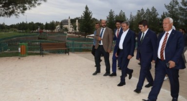 Vali Şıldak Eyyüp nebi makamını ziyaret etti