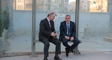 Beyazgül ve rektör Güllüoğlu’ndan otobüsle kampüse yolculuk (video)