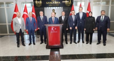 Bozdağ,Beyazgül ve Milletvekilleri Vali Şıldak'ı ziyaret etti.