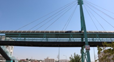 Büyükşehir’den Bozova ilçesine modern üst geçit (video)