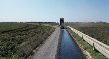 Büyükşehir’den Eyyübiye kırsalında sathi asfalt çalışması (video)