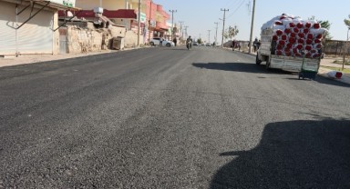 Büyükşehir’den Harran’da sıcak asfalt çalışması (video)