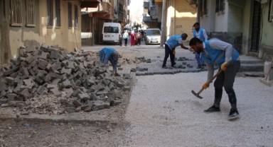 Haliliye’de deforme olmuş yollar yeniden onarılıyor (video)