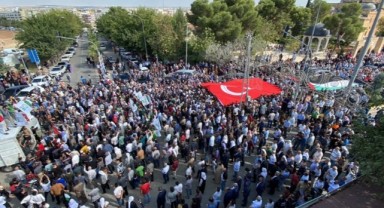İsrail'in Gazze'ye yönelik saldırılarda şehit olanlar için Şanlıurfa'da yürüyüş düzenlendi(video)