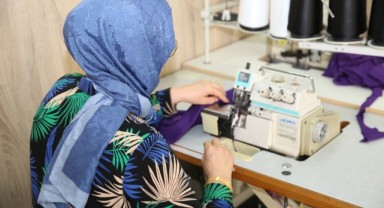 Karaköprü’de kadınlar zamanını mesleki eğitimle değerlendiriyor (video)