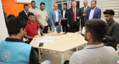 Vali Şıldak üniversite öğrencilerini dinledi (video)