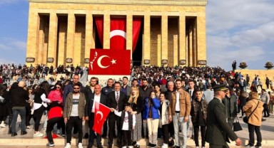 Albayrak ve Halfetili gençler anıtkabir’i ziyaret etti (video)