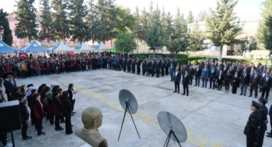 Birecik’te 10 Kasım Atatürk’ü Anma programı düzenlendi