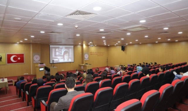 Prof. Dr. Esin Koç Şanlıurfa’da yenidoğan bebeklerin önemini vurguladı (Video)