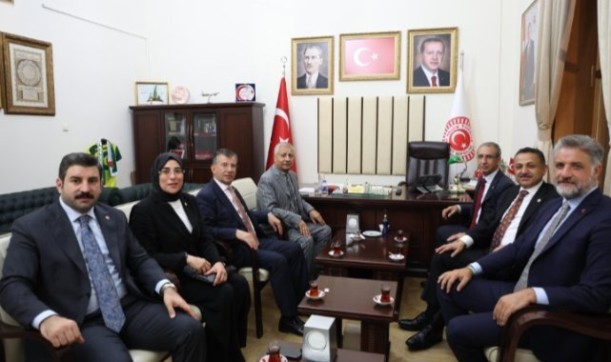 Şanlıurfa AK Parti Milletvekilleri Şanlıurfa gündemi ile bir araya geldi.