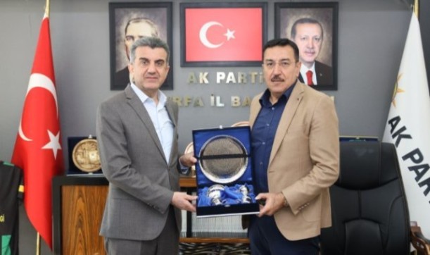 Eski Gümrük ve Ticaret Bakanı Bülent Tüfekçi AK Parti Şanlıurfa İl Başkanlığını ziyaret etti