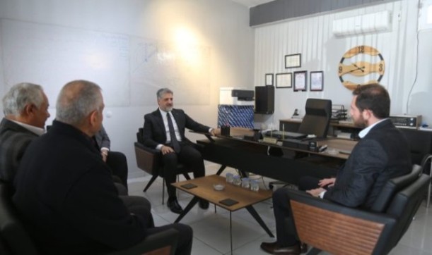 Önen'den MÜSİAD Şanlıurfa Başkanı Salih Demirkol'a başsağlığı ziyareti.