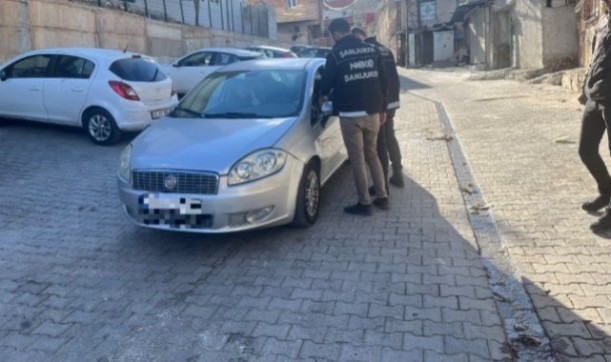 Şanlıurfa'da polis okul çevresinde denetim yaptı