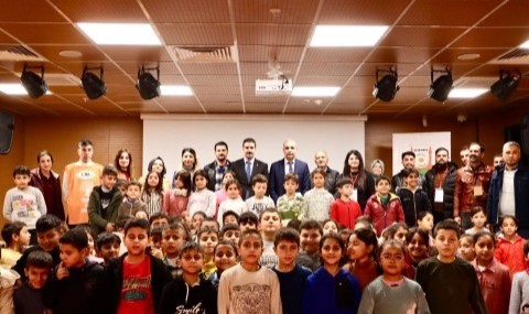 Büyükşehir belediyesinden “okulumu ağaçlandırıyorum” projesi (Video)