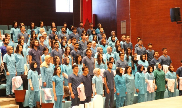 HRÜ Diş Hekimliği Fakültesi’nde Beyaz Önlük Giyme Töreni gerçekleştirildi (video)