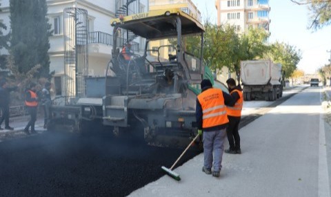 Şanlıurfa Büyükşehir Belediyesi’nden Karaköprü’de ulaşımı rahatlatacak yol çalışmaları (Video)