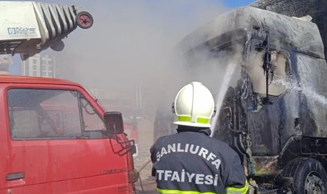 Şanlıurfa’da TIR Yangını: İtfaiye Ekipleri Alevleri Kontrol Altına Aldı