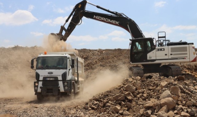 Şanlıurfa’da Kırsal Mahallelerin Ulaşım Sorunlarına Beton Çözüm