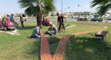 Şanlıurfa Eyyübiye’de Belediye Ekiplerinden Yoğun Peyzaj Mesaisi!