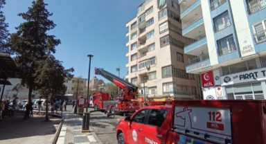 Şanlıurfa Haliliye’de Korkutan Çatı Yangını Kontrol Altında