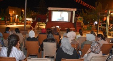 Şanlıurfa Hilvan’da Açık Hava Sinema Günlerine Yoğun İlgi!