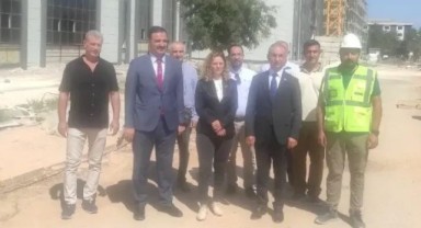 Şanlıurfa Valisi Hasan Şıldak, Harran Üniversitesi’nde devam eden yeni yatırım ve projeleri yerinde inceleyerek yetkililerden bilgi aldı!