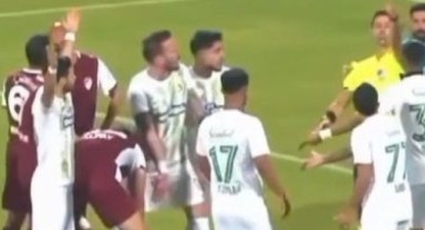 Şanlıurfaspor Taraftarları Hakem Kararlarına Tepkili!