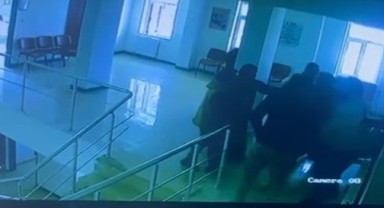 Kan Tahlili Krizi: Hasta Yakını Akçakale'de İki Hemşireyi Darbetti!