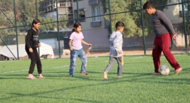 Karaköprü Güllübağ’a Çocuklar İçin Modern Semt Sahası Açıldı!