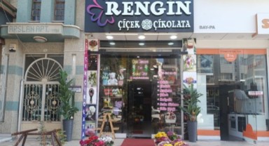 Öğretmenler Günü Çiçeklerinde Şanlıurfa’da Yoğunluk Yaşanıyor!