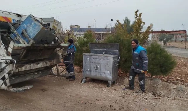 Belediye Ekiplerinden Merkezden Kırsala Çevre Temizliği Çalışması