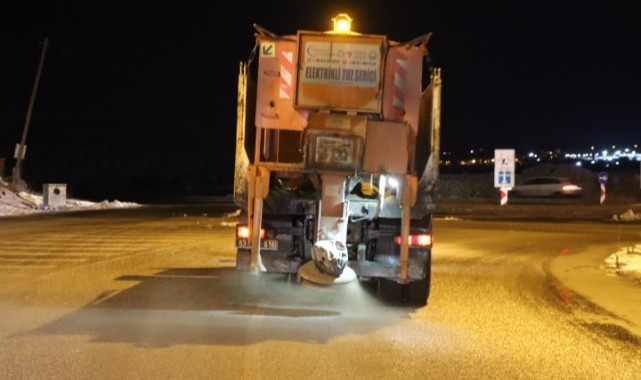 Şanlıurfa Büyükşehir Belediyesi’nden Kar Mesaisi!