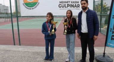 Şanlıurfa’da Tenis Turnuvasında Dereceye Giren Sporcular Ödüllerini Aldı!