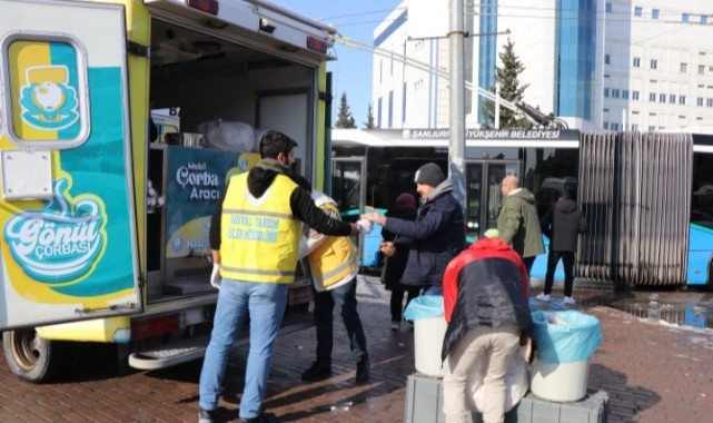 Şanlıurfa Haliliye’de Kar Yağışında Hem Yol Açıldı Hem Sofralar Isındı!