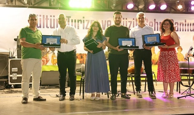 Şanlıurfa Karaköprü’de Unutulmaz Müzik Dinletisi!