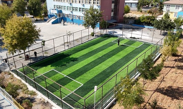 Şanlıurfa’da Okulların Spor Alanları Genişletiliyor