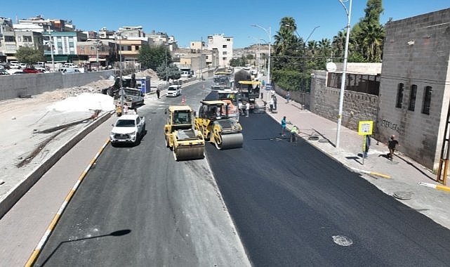 Şanlıurfa’da Tarihi Güzergâhta Yol Yenileniyor! Sıcak Asfalt Seriliyor